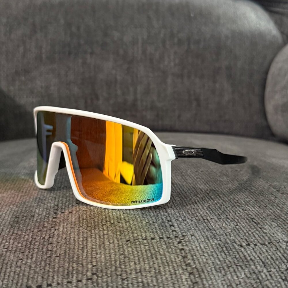 (OO9406) Oakley Sutro PRIZM Polarized White Frame Gold Lenses - Picture 2 of 12